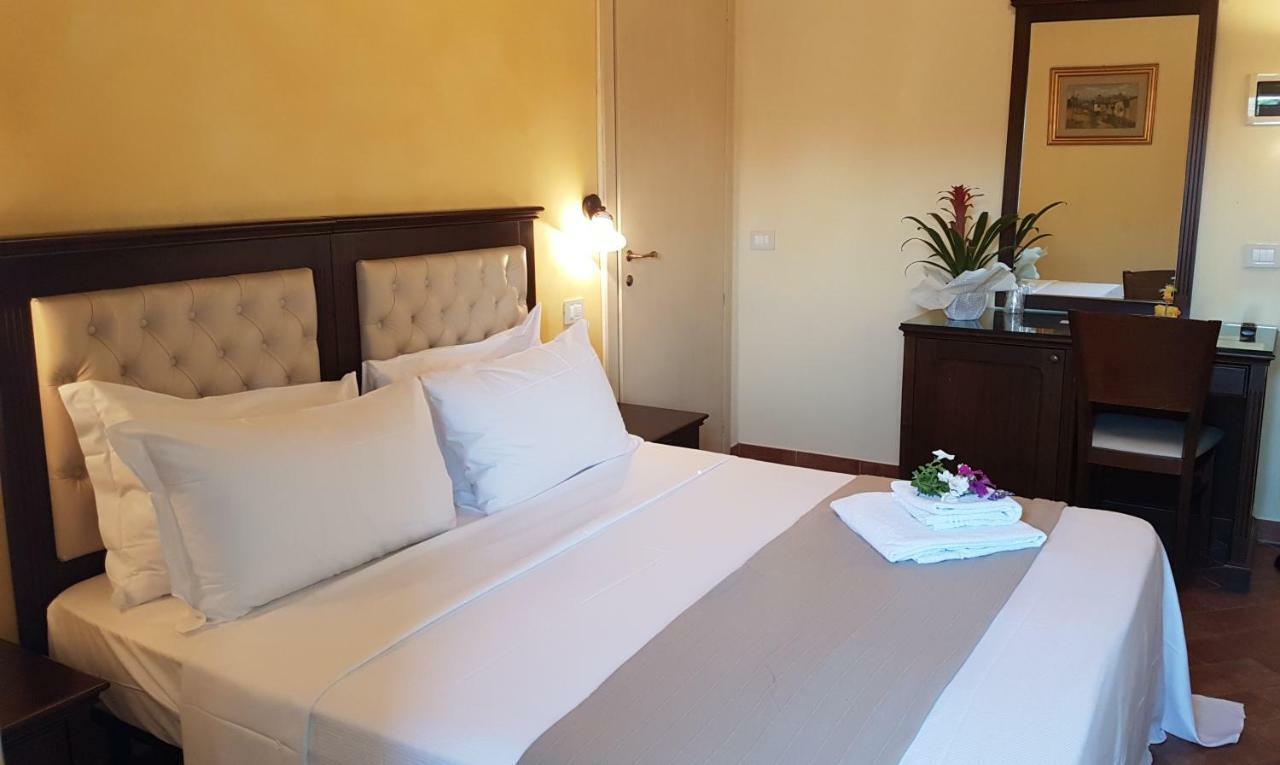 Casal Sant'Elena Bed & Breakfast Altopascio Bagian luar foto