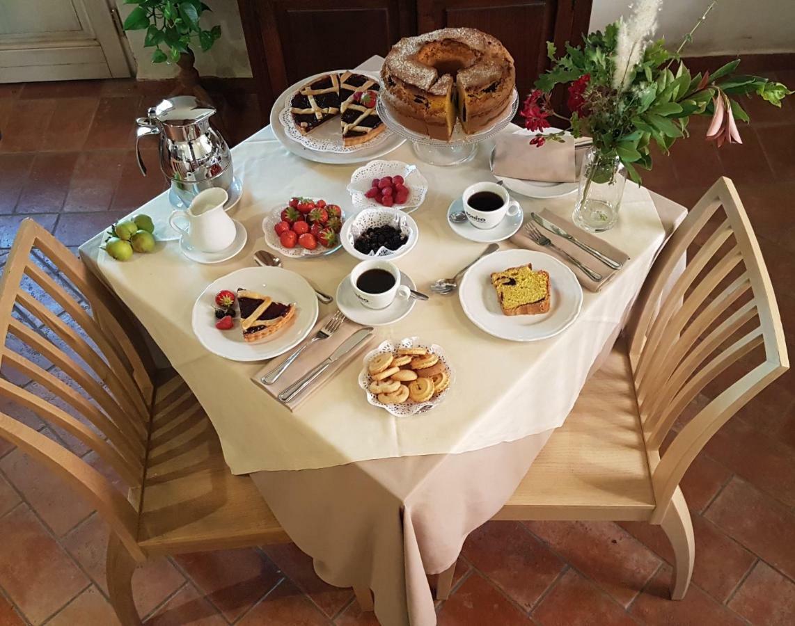 Casal Sant'Elena Bed & Breakfast Altopascio Bagian luar foto